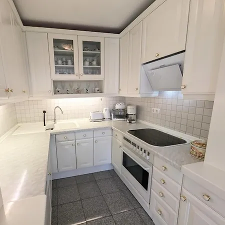 Apartmán Renoviert Und Neu Mobliert Mit 2 Balkonen Mnichov
