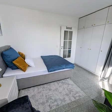 Renoviert Und Neu Mobliert Mit 2 Balkonen Μόναχο